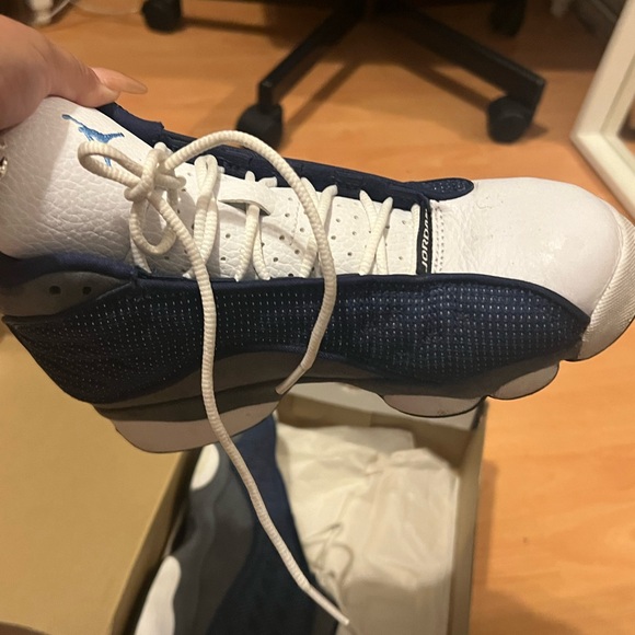 Slightly used retro Jordan 13 size 4Y. Only used a couple of times - Picture 5 of 7
